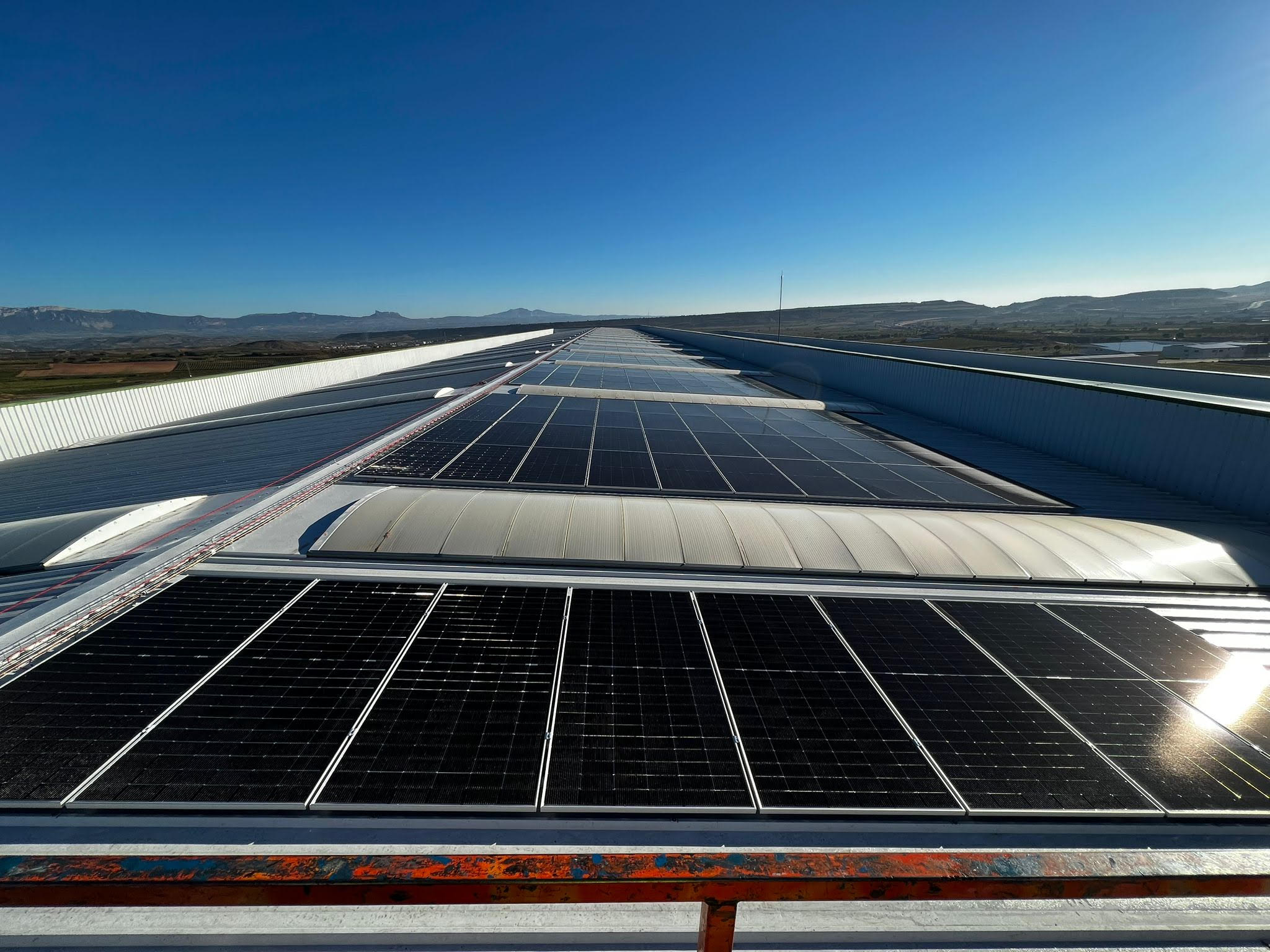 ニデックアリサ有限会社に導入した太陽光発電システム