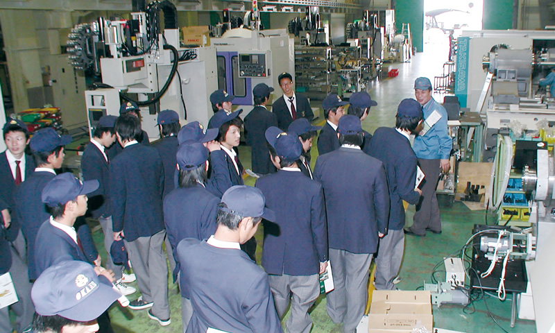 工場見学の様子1